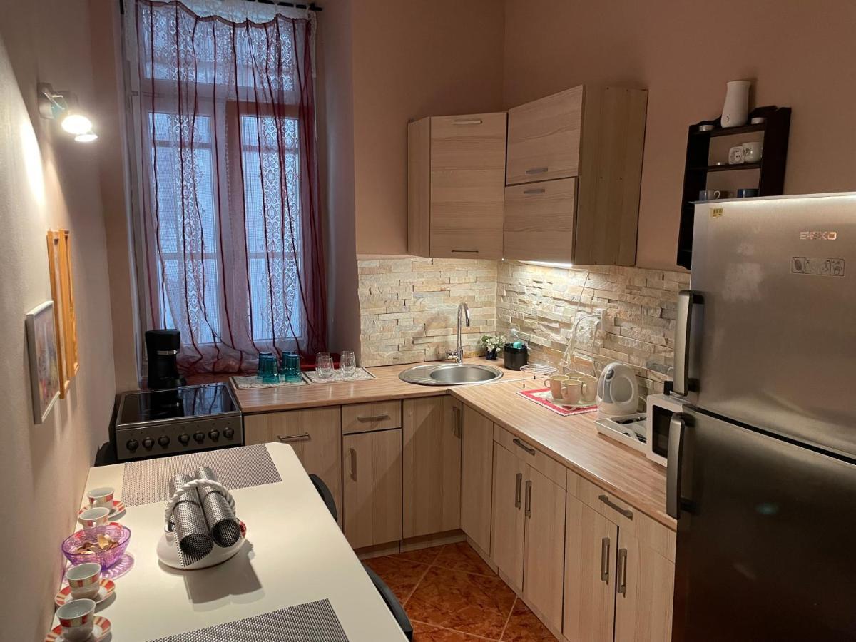 Budapest Clark Apartman ** Apartment Bagian luar foto