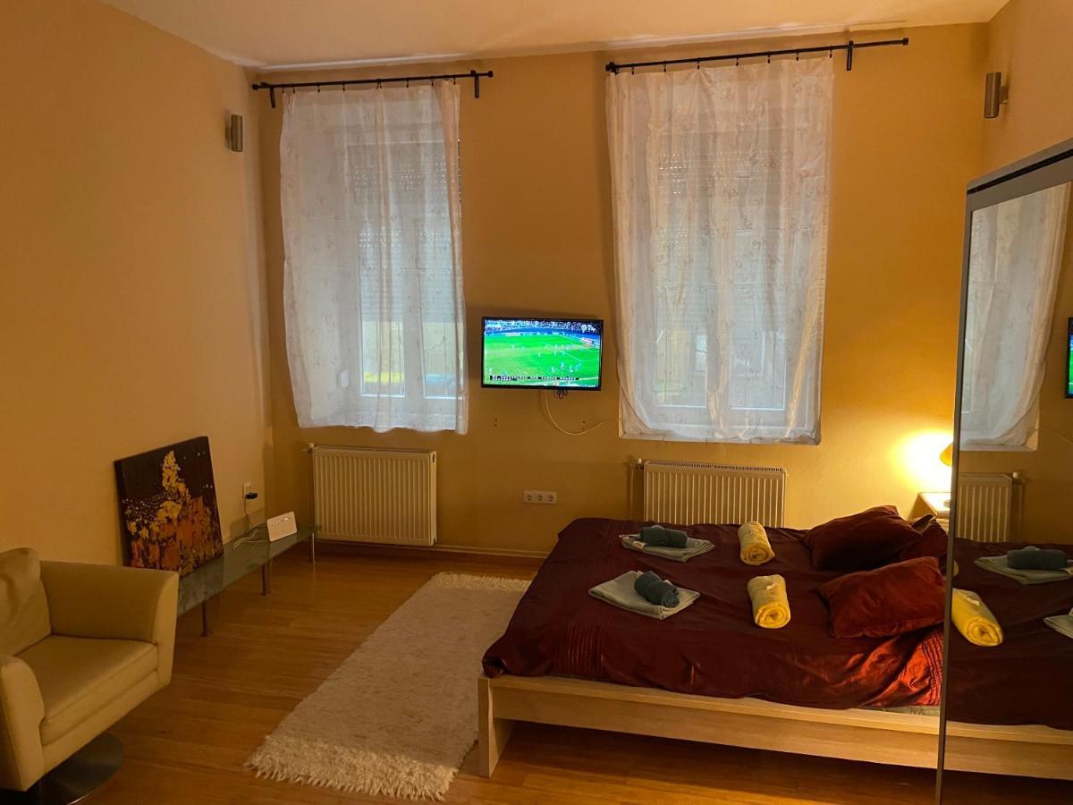 Budapest Clark Apartman ** Apartment Bagian luar foto