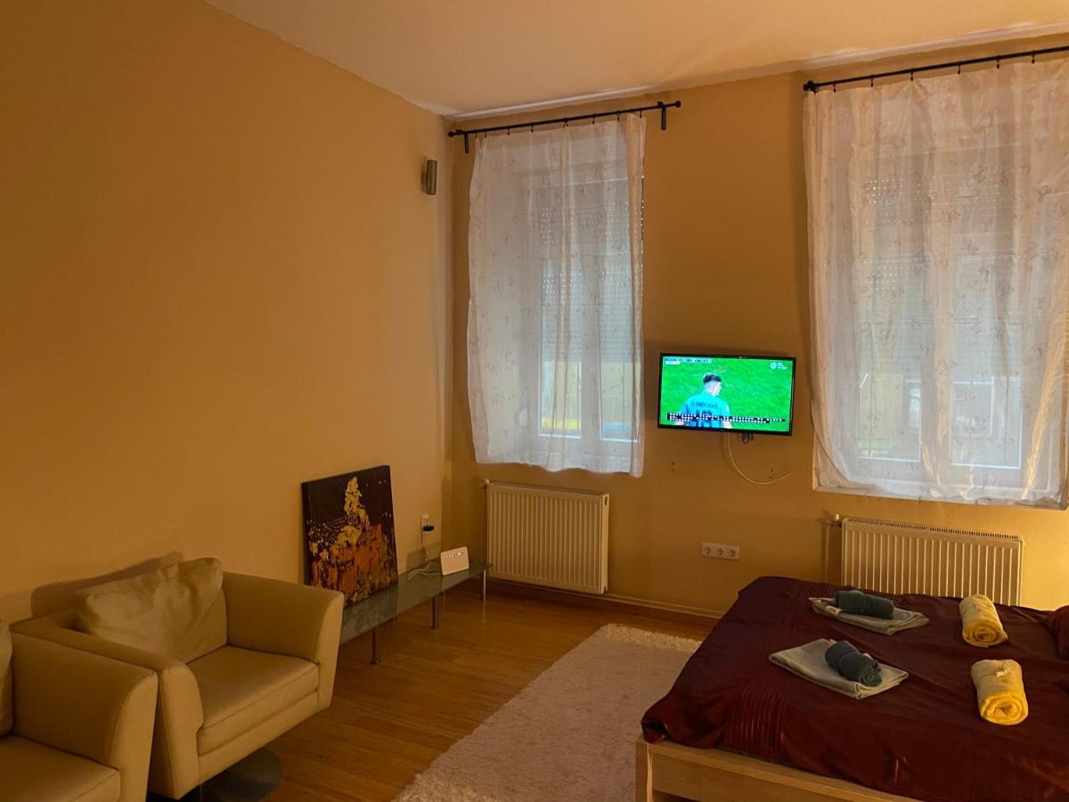 Budapest Clark Apartman ** Apartment Bagian luar foto